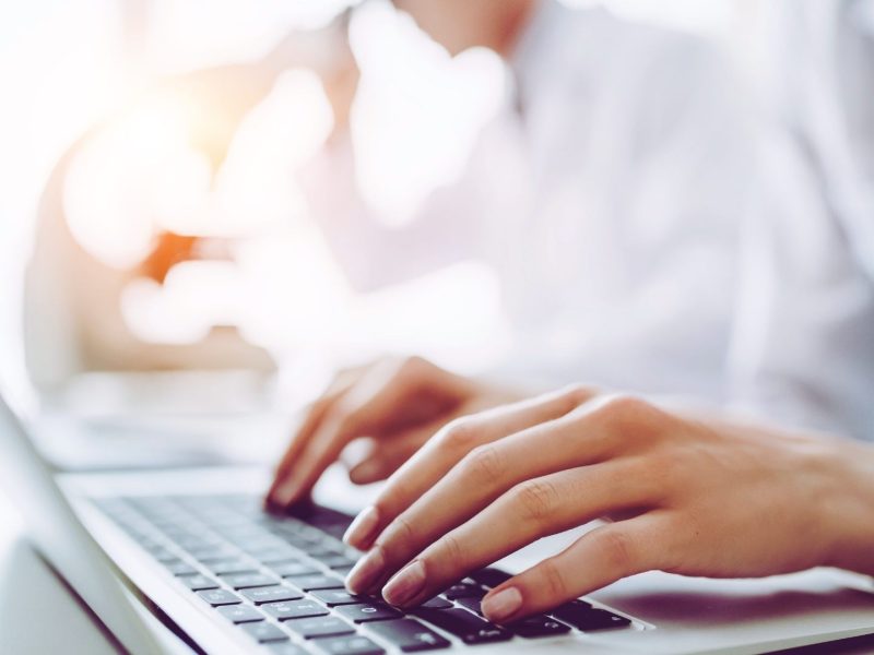 medical device-b2b b2c marketing success-life science case study-02-hands on laptop